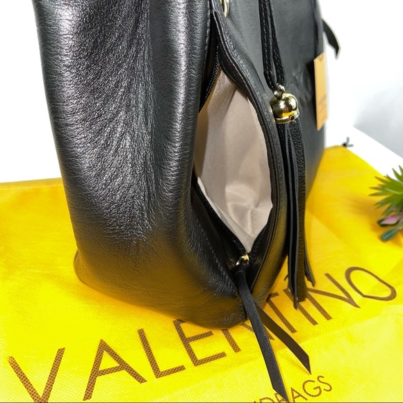 NEW Valentino By Mario Valentino Luisa Embossed Shoulder Bag in Black - Picture 8 of 12